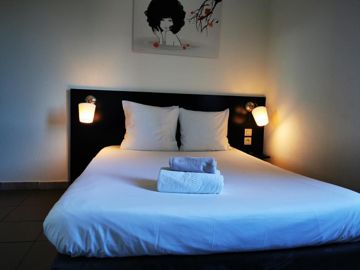 Hotel Le Ponson โอเบอนา ภายนอก รูปภาพ