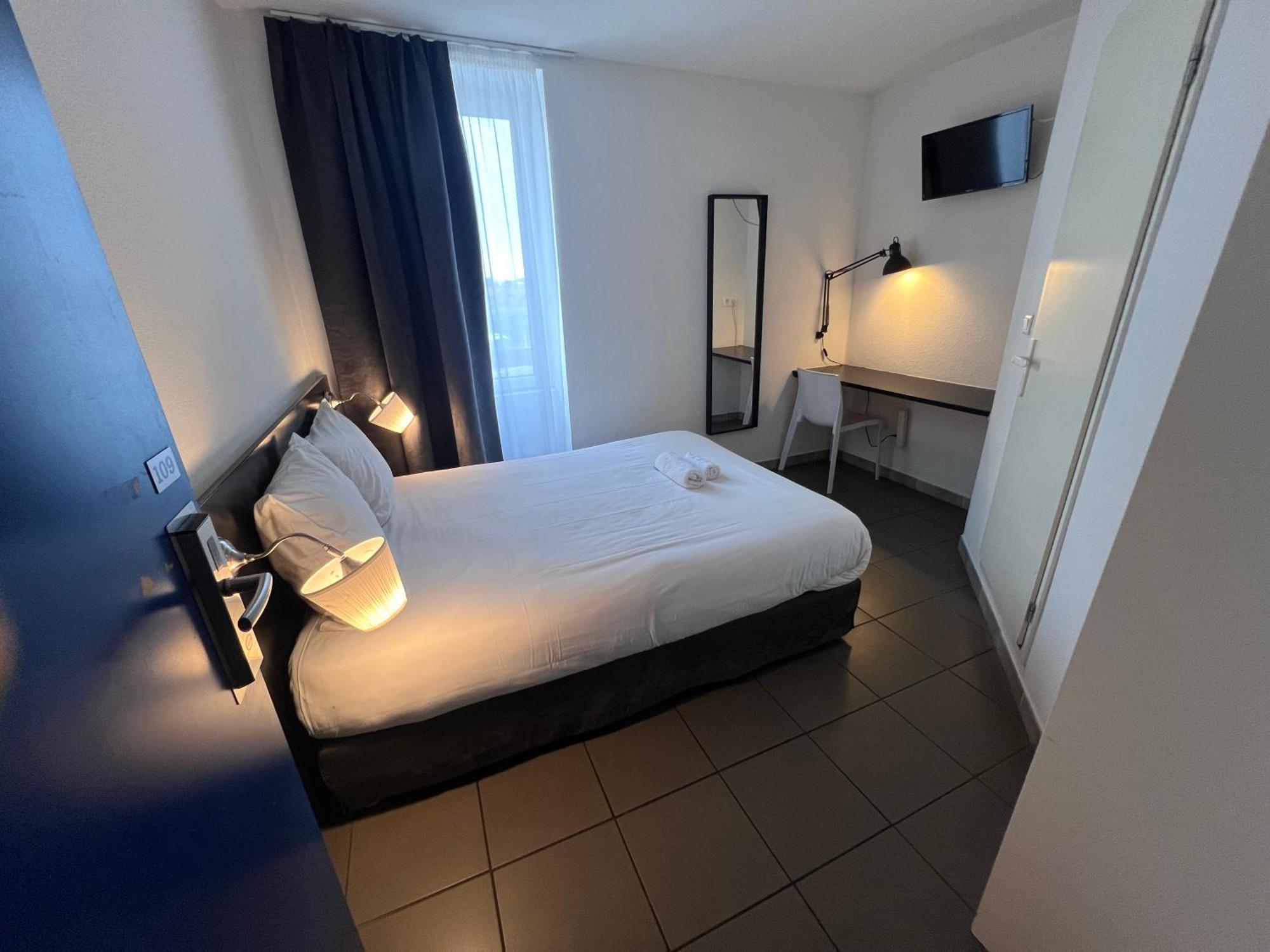 Hotel Le Ponson โอเบอนา ภายนอก รูปภาพ