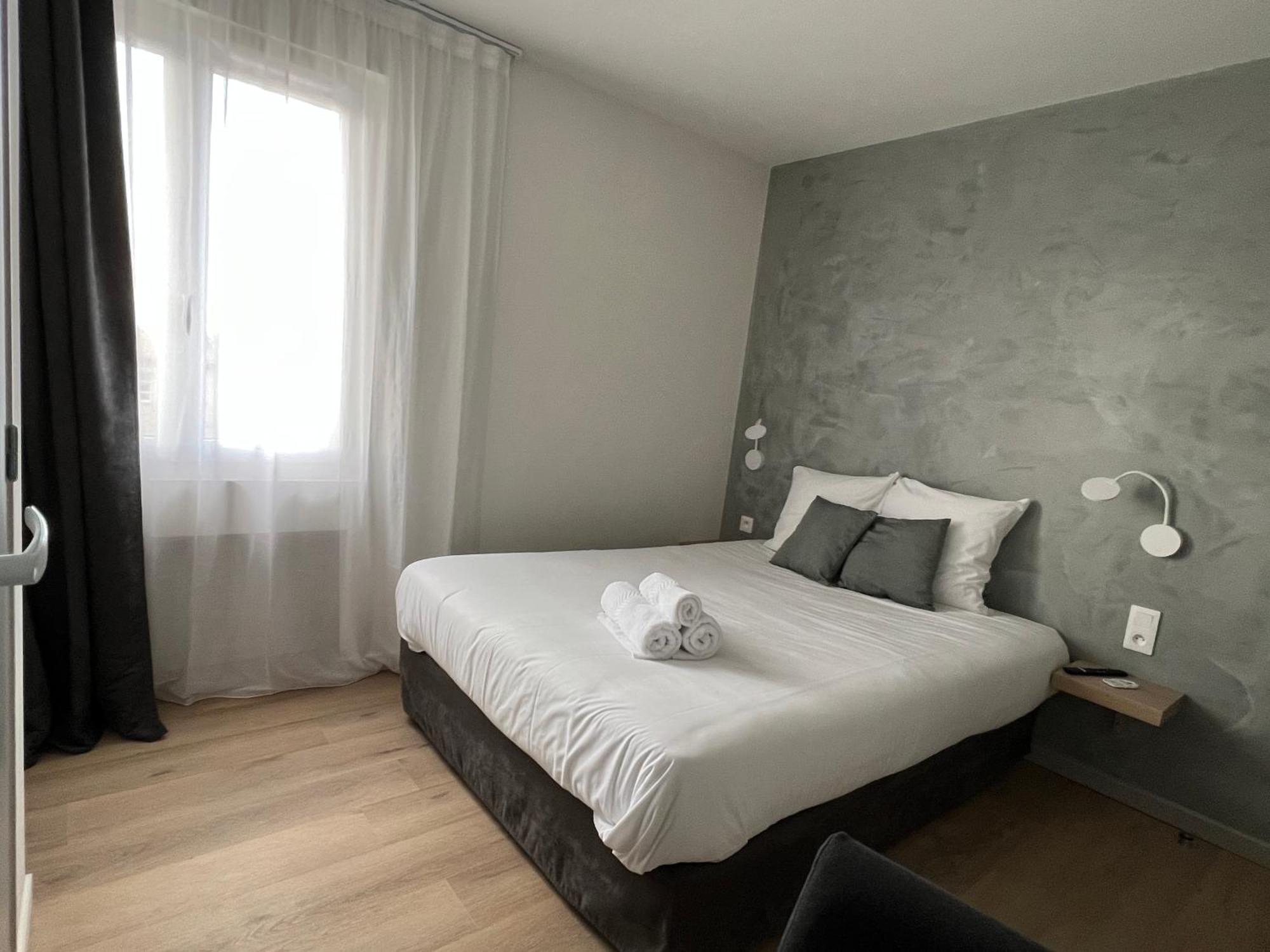 Hotel Le Ponson โอเบอนา ภายนอก รูปภาพ