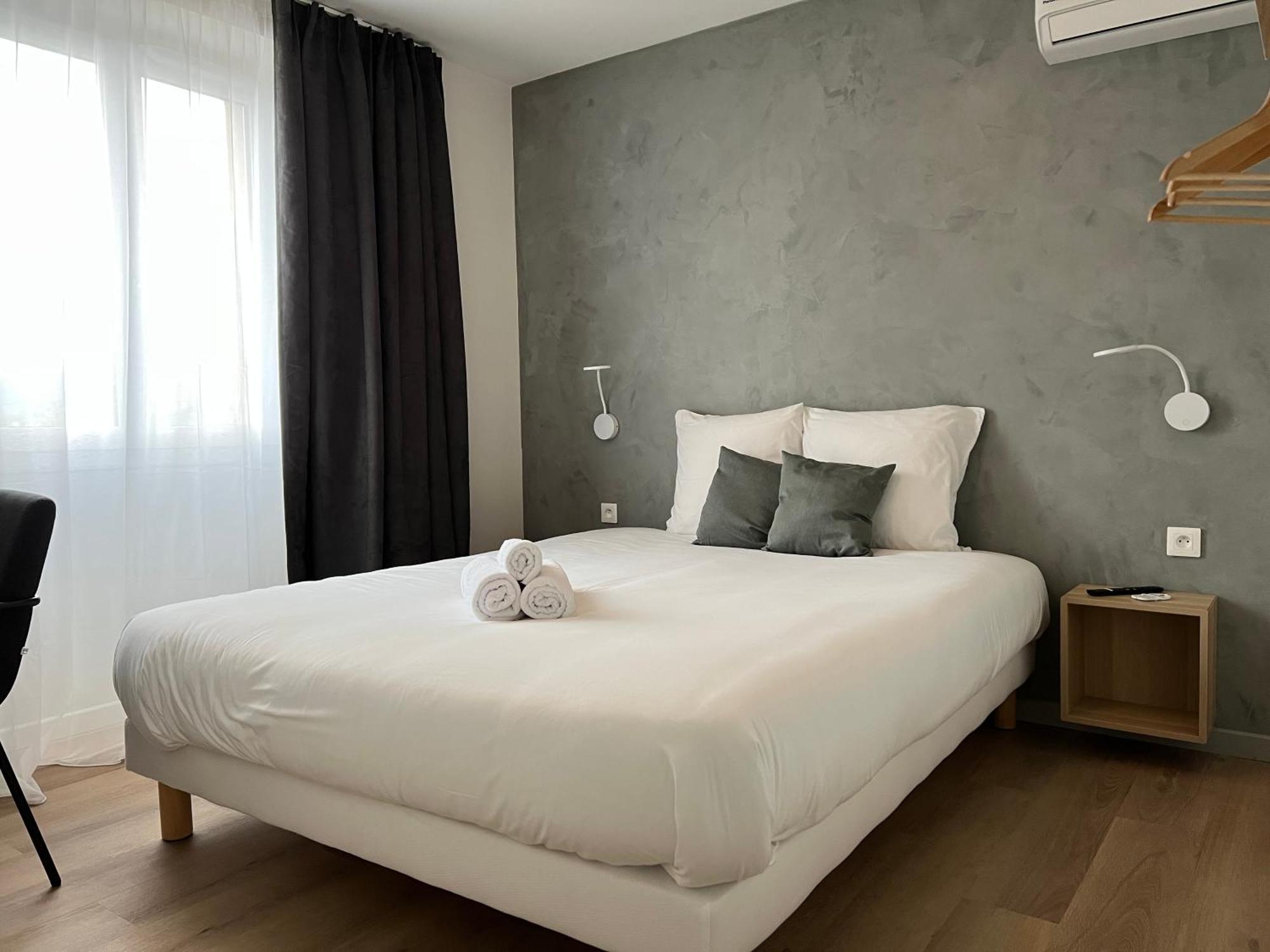 Hotel Le Ponson โอเบอนา ภายนอก รูปภาพ